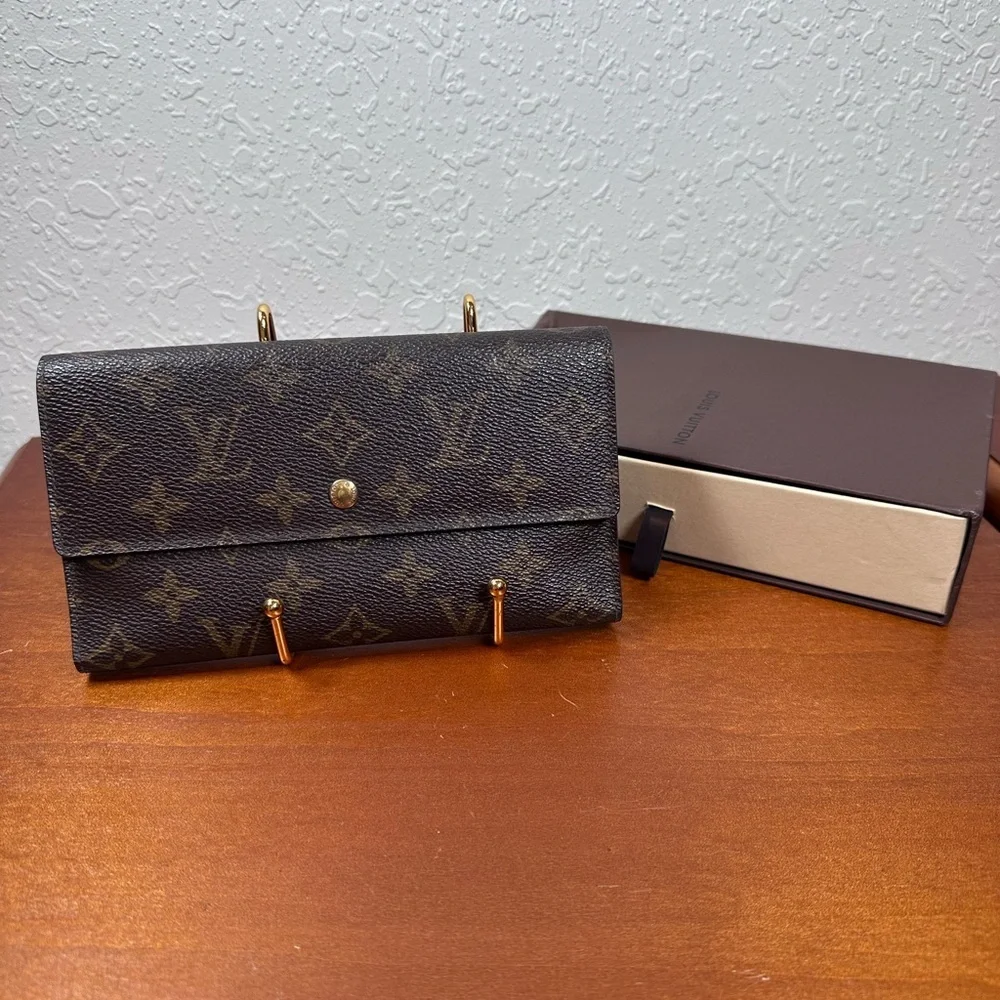 Auth Louis Vuitton Monogram Portefeuille International MI0921